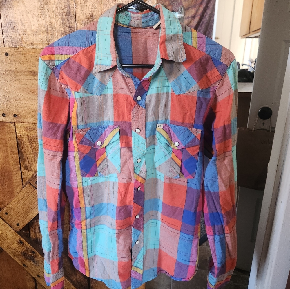 Pearl snap button up